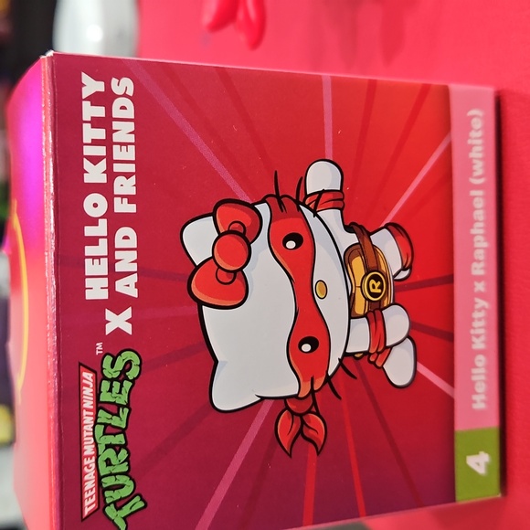 TMNT X RAPHAEL (White) - Picture 2 of 6